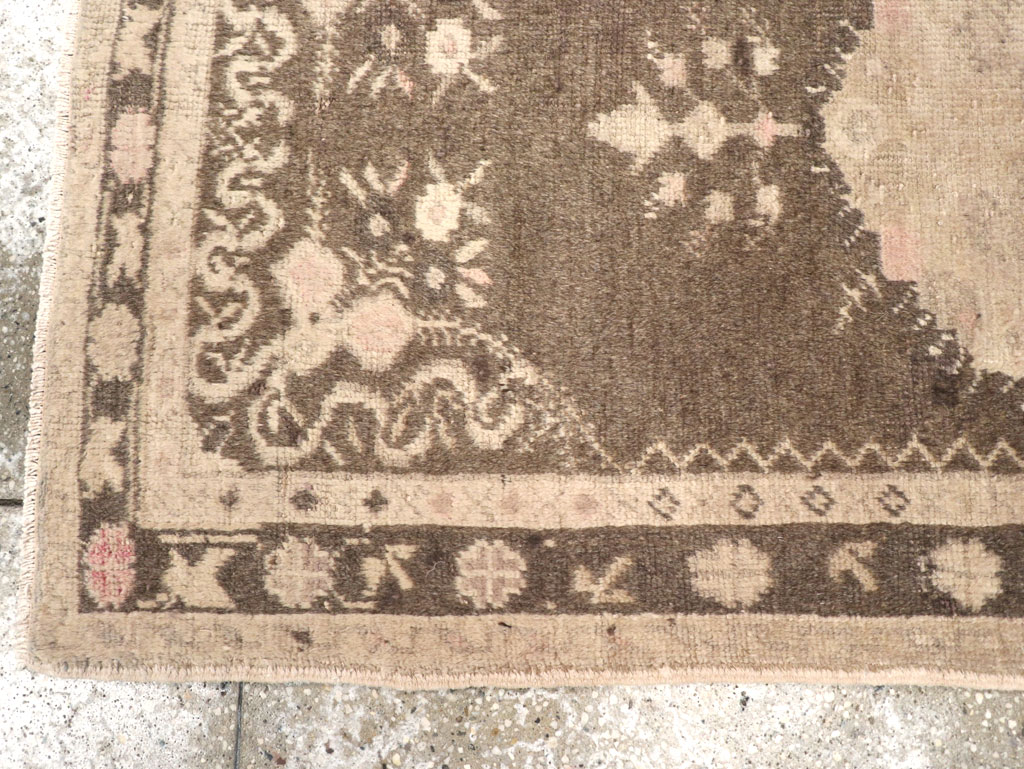 Vintage Turkish Oushak Rug, No.18601 - Staging