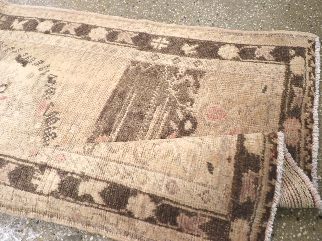 Vintage Turkish Oushak Rug, No.18601 - Staging
