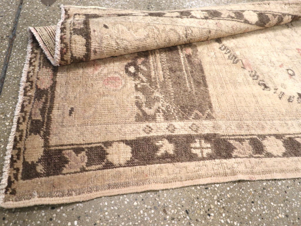 Vintage Turkish Oushak Rug, No.18601 - Staging