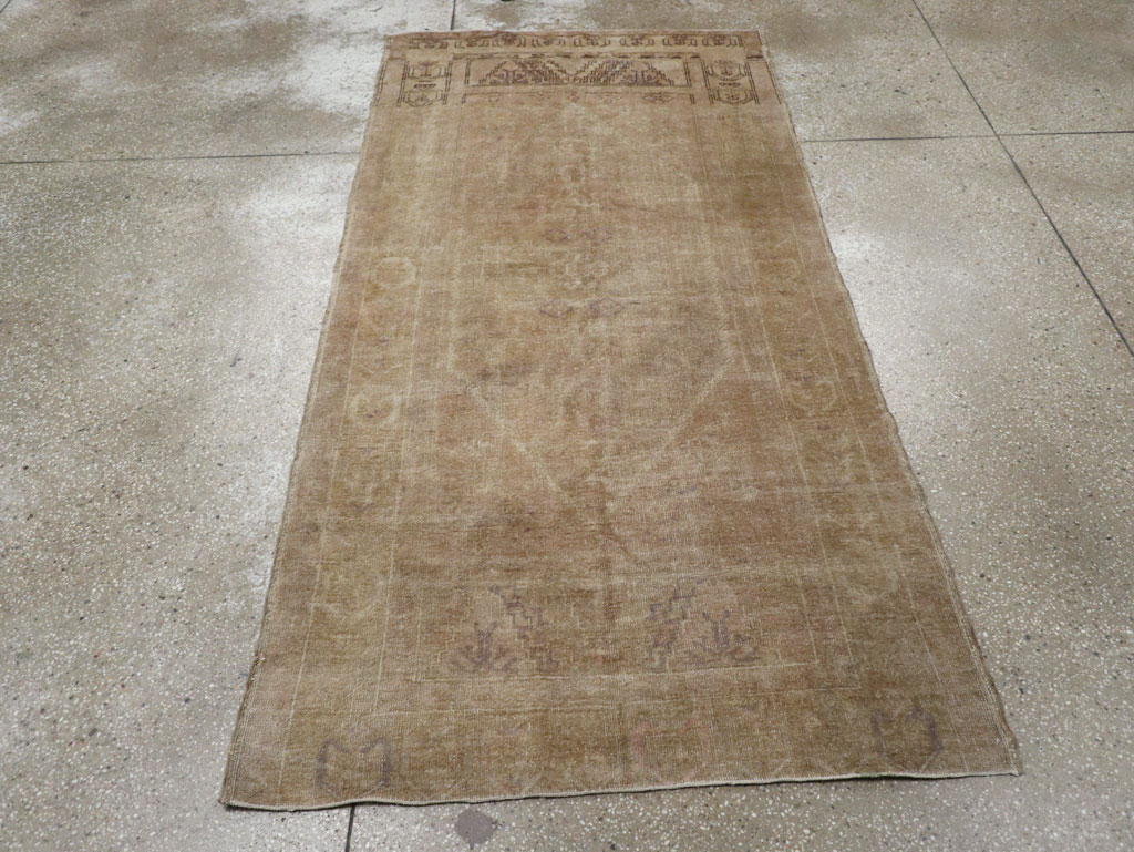 Vintage Turkish Oushak Rug, No.18602 - Staging