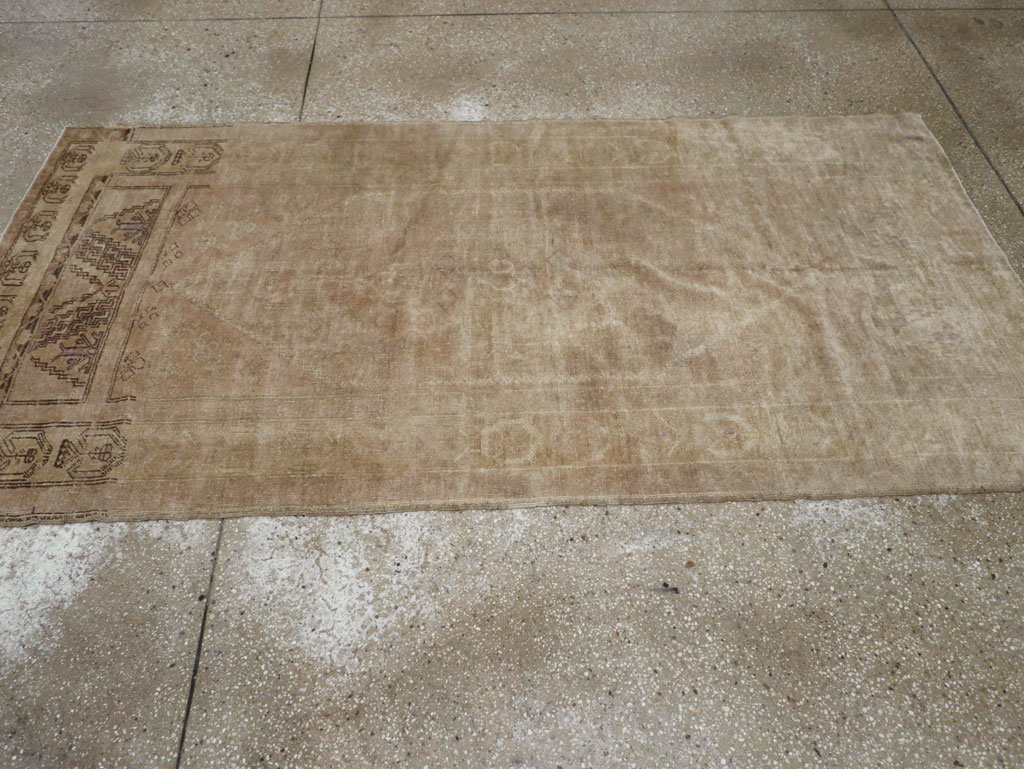 Vintage Turkish Oushak Rug, No.18602 - Staging