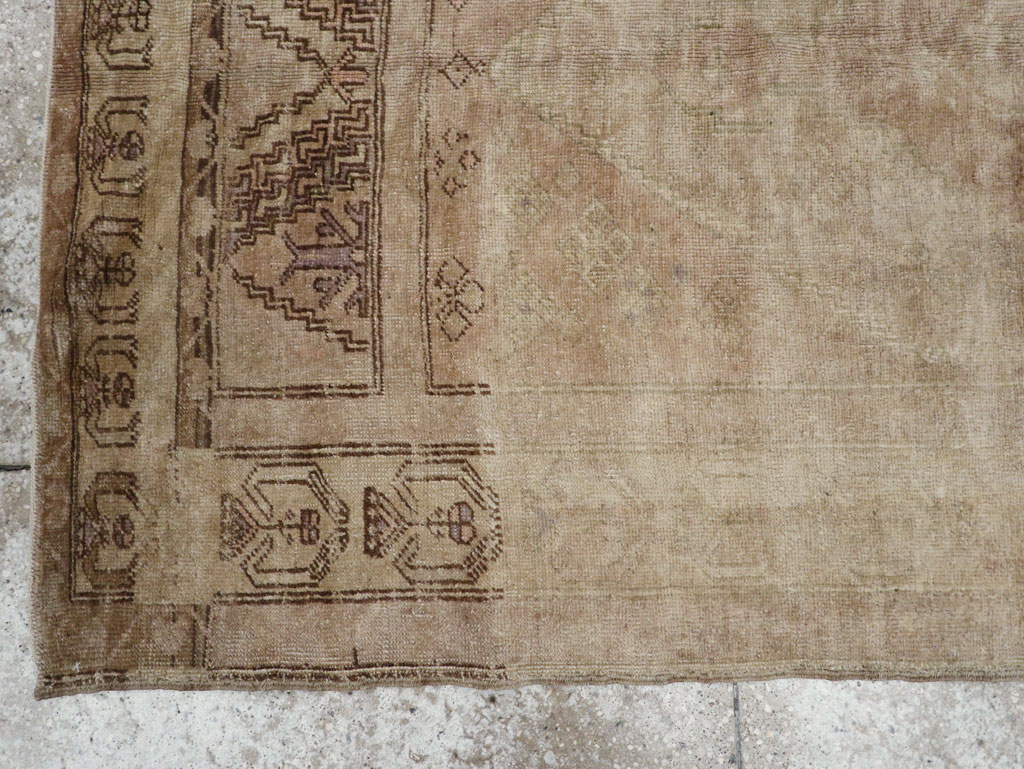 Vintage Turkish Oushak Rug, No.18602 - Staging