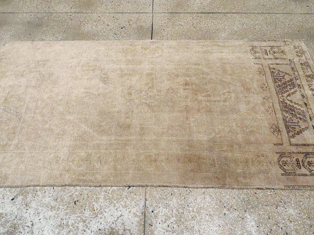 Vintage Turkish Oushak Rug, No.18602 - Staging