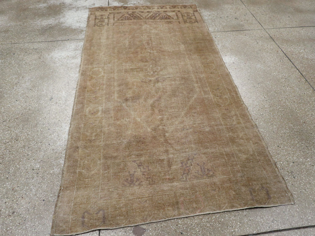 Vintage Turkish Oushak Rug, No.18602 - Staging