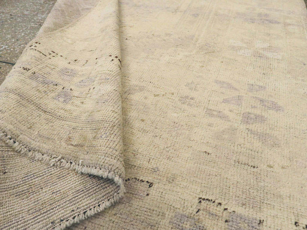 Vintage Turkish Oushak Rug, No.18606 - Staging