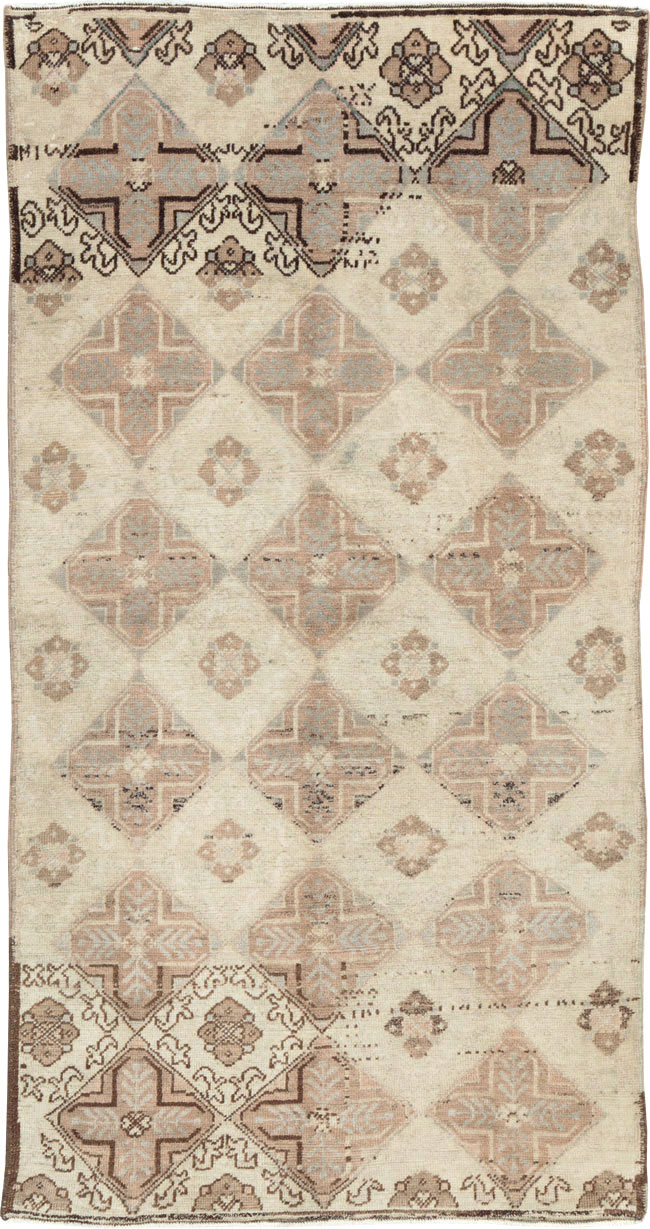 Vintage Turkish Anatolian Rug, No.18612 - Staging