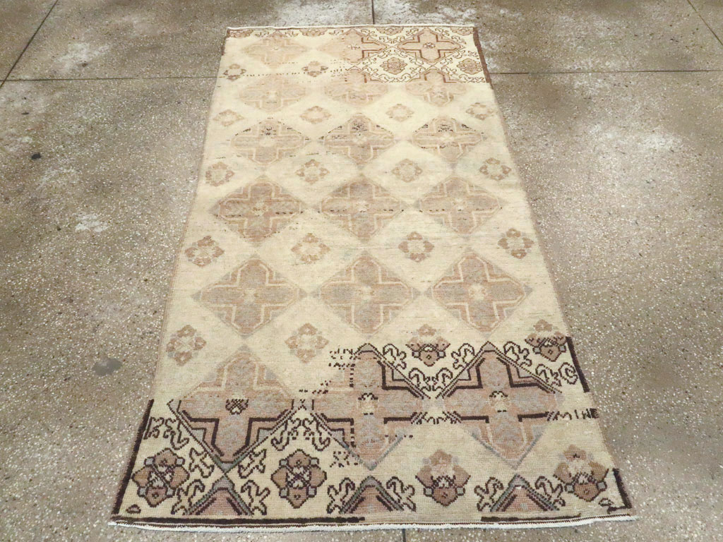 Vintage Turkish Anatolian Rug, No.18612 - Staging