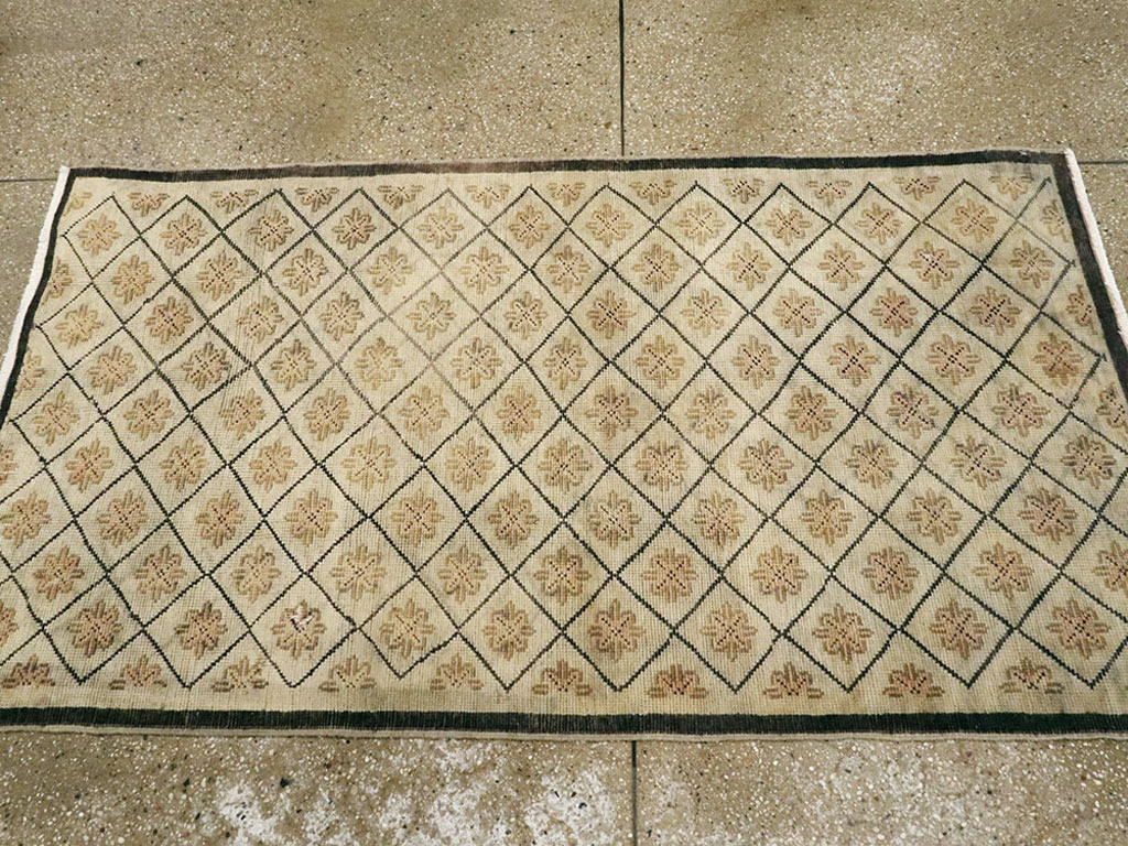 Vintage Turkish Anatolian Rug, No.18615 - Staging