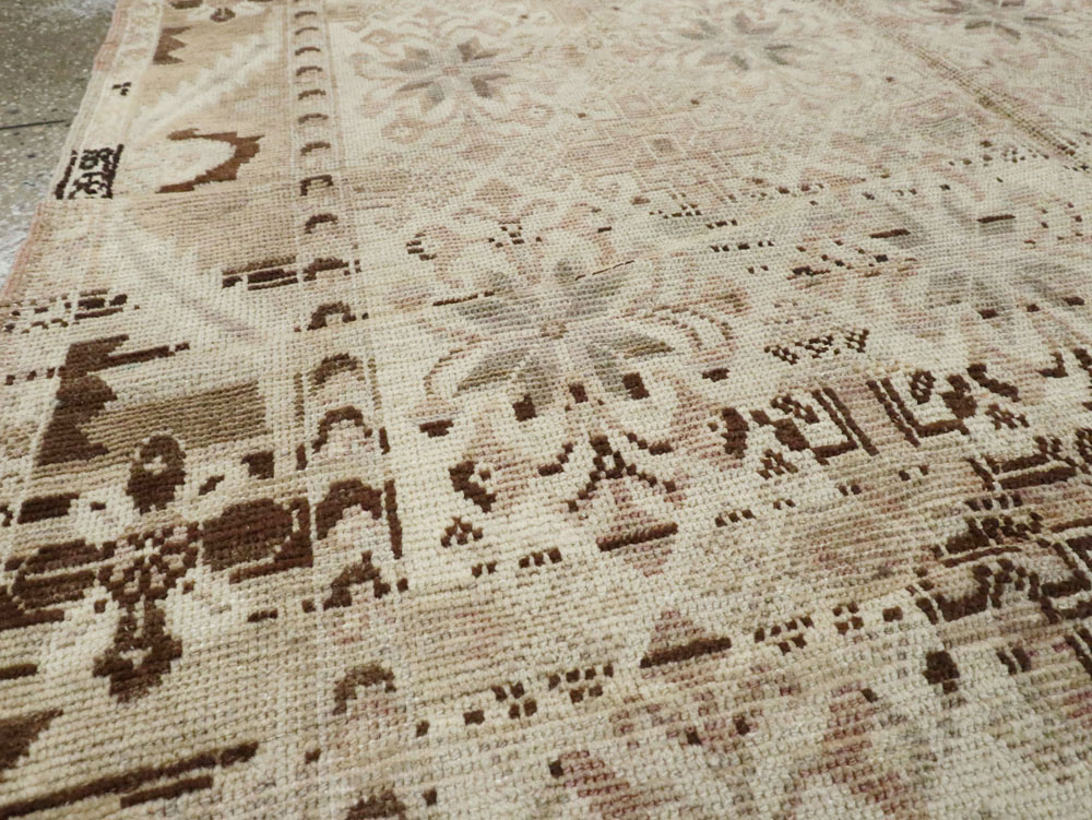 Vintage Turkish Anatolian Carpet, No.18629 - Staging