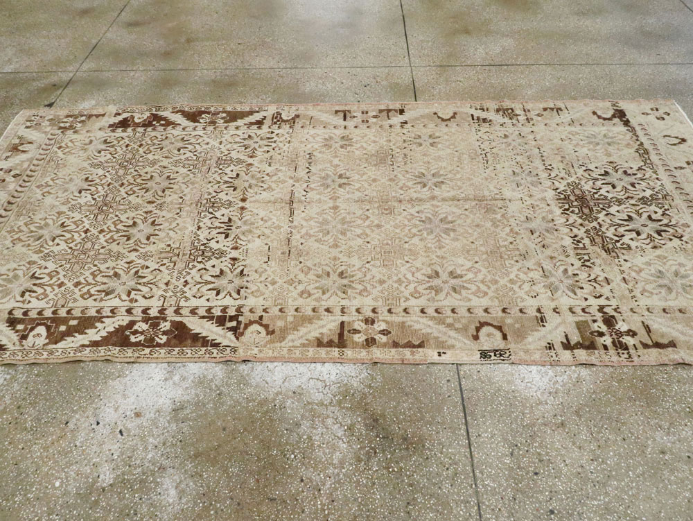 Vintage Turkish Anatolian Carpet, No.18629 - Staging