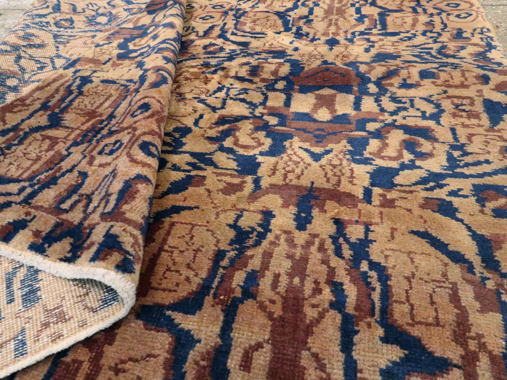 Vintage Indian Lahore Carpet, No.18650 - Staging