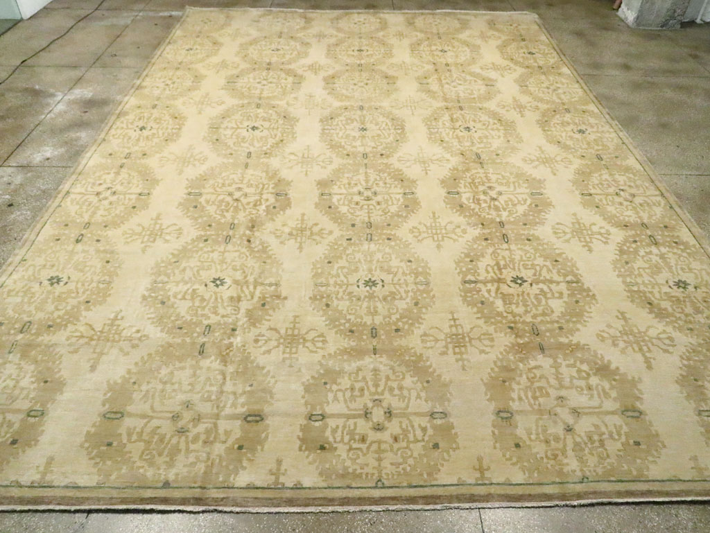 Vintage Indian Lahore Oversize Carpet, No.18660 - Staging