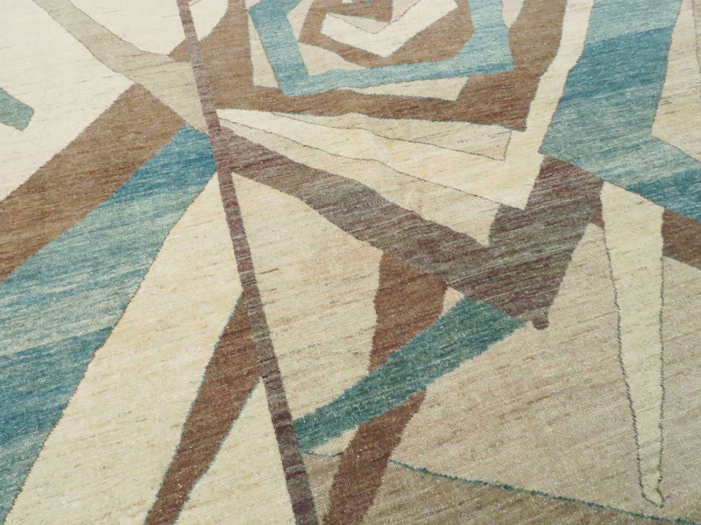 Modernist Persian Tabriz Room Size Carpet, No.18677 - Staging