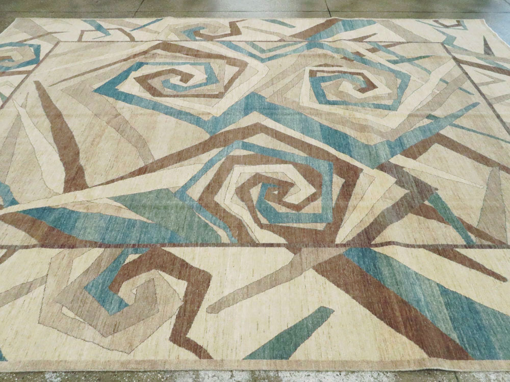 Modernist Persian Tabriz Room Size Carpet, No.18677 - Staging