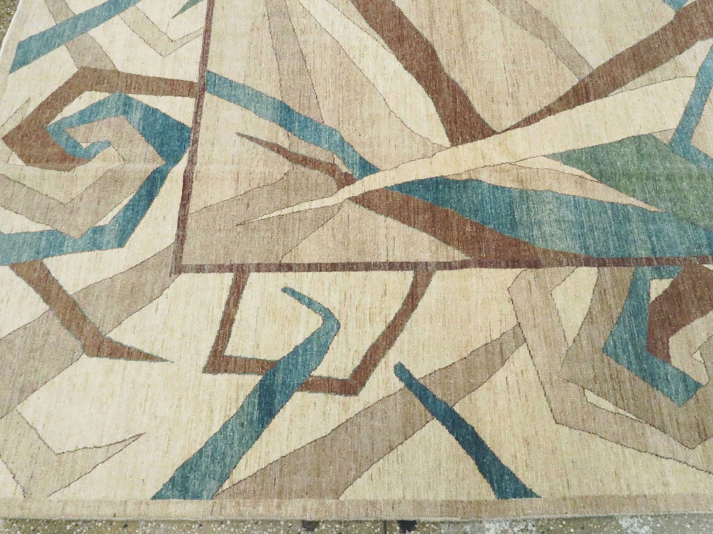 Modernist Persian Tabriz Room Size Carpet, No.18677 - Staging