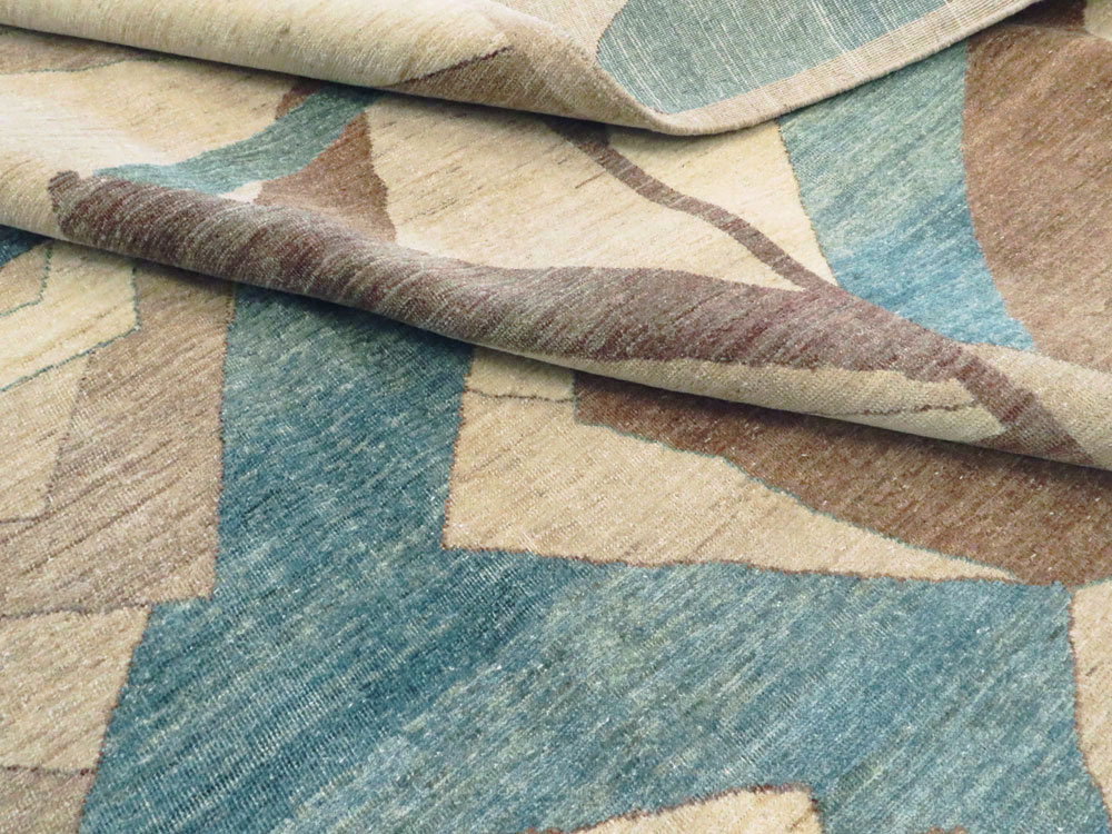 Modernist Persian Tabriz Room Size Carpet, No.18677 - Staging