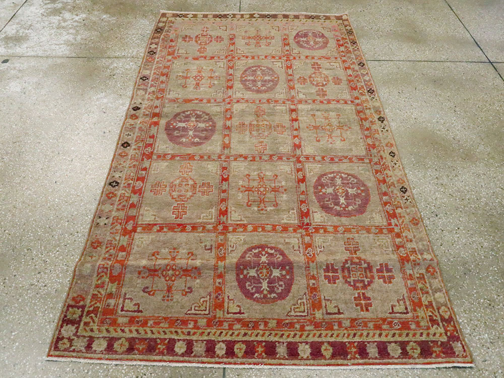 Vintage East Turkestan Khotan Rug, No.18717 - Staging