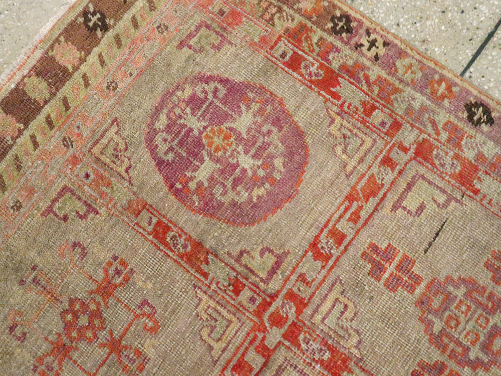 Vintage East Turkestan Khotan Rug, No.18717 - Staging