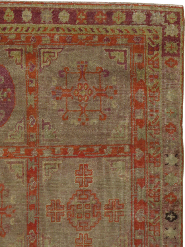 Vintage East Turkestan Khotan Rug, No.18717 - Staging