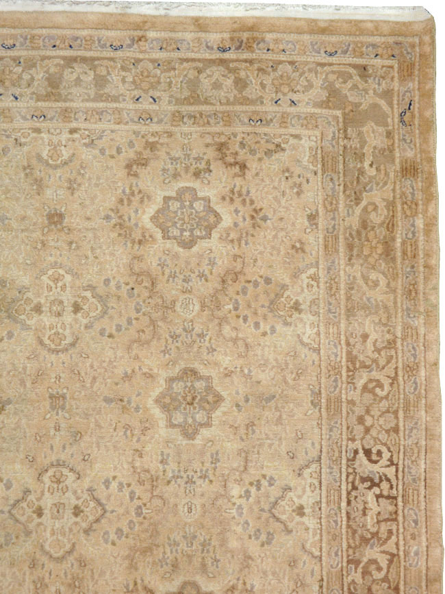 Vintage Indian Lahore Carpet, No.19000 - Staging