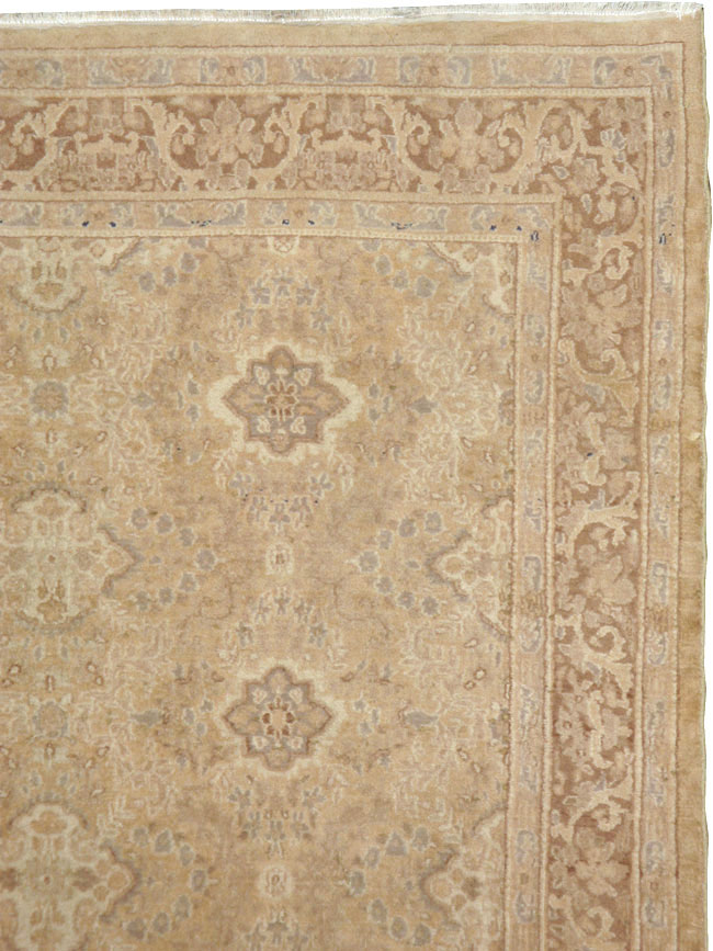 Vintage Indian Lahore Carpet, No.19000 - Staging
