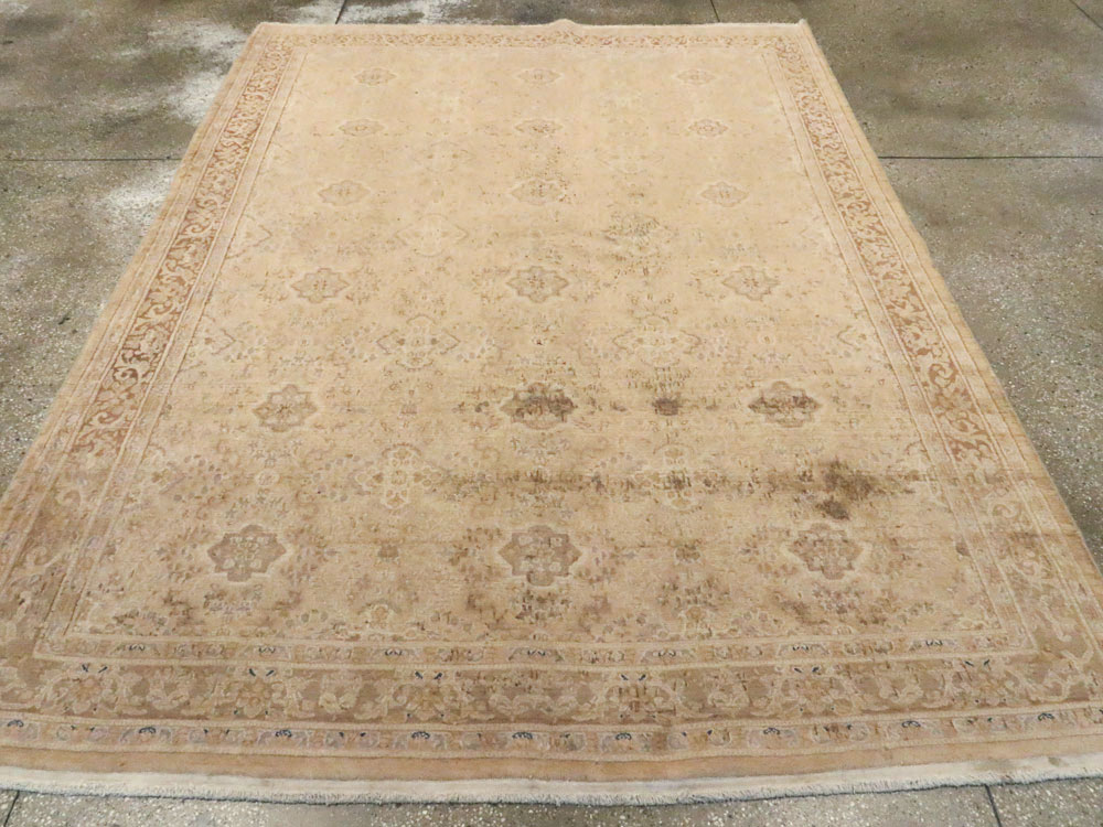 Vintage Indian Lahore Carpet, No.19000 - Staging