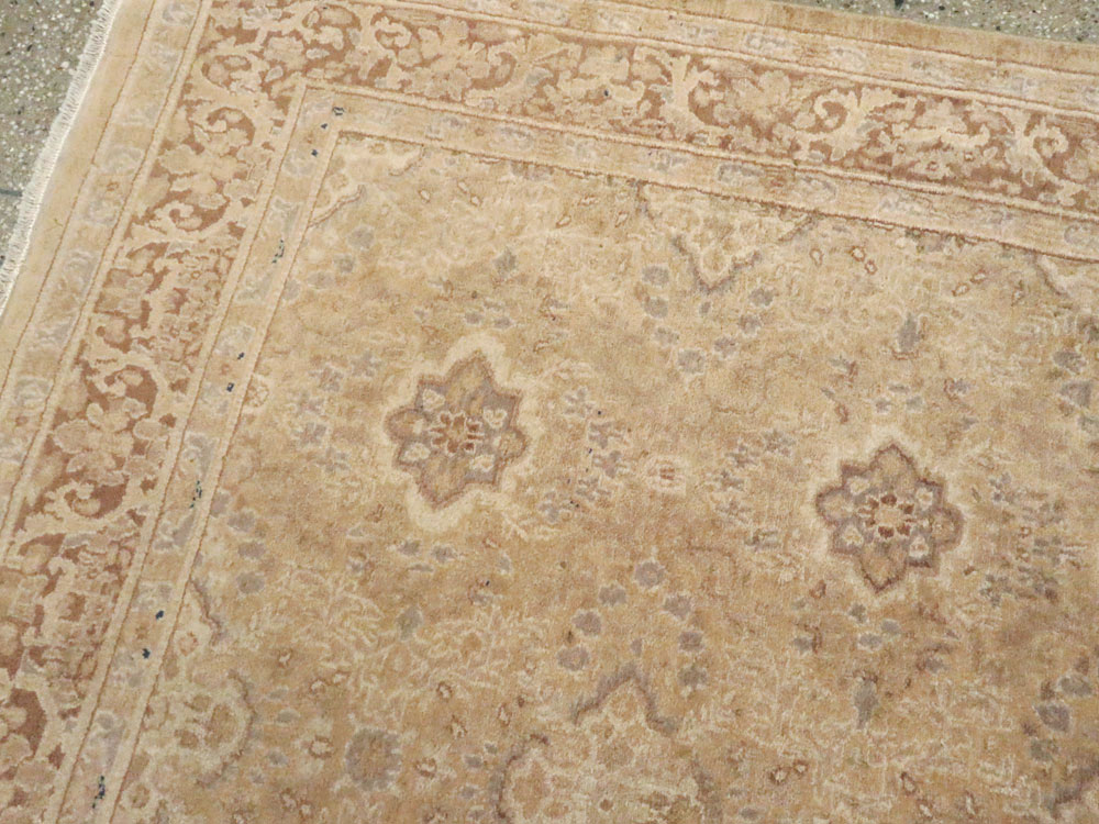 Vintage Indian Lahore Carpet, No.19000 - Staging