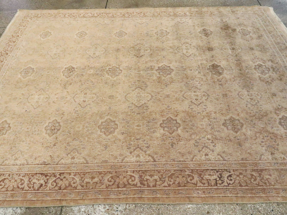 Vintage Indian Lahore Carpet, No.19000 - Staging