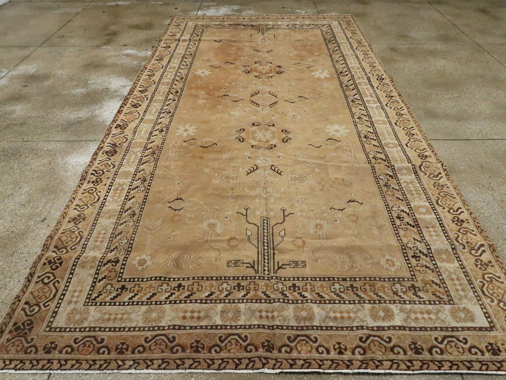 Antique East Turkestan Khotan Carpet, No.19052 - Staging