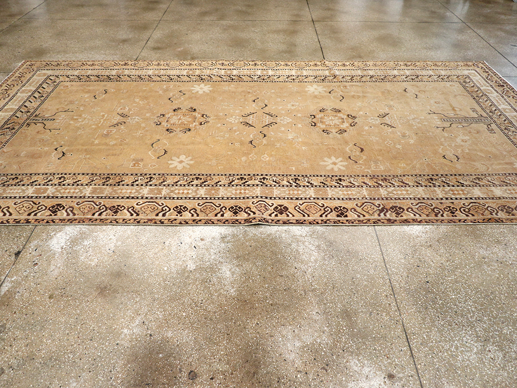 Antique East Turkestan Khotan Carpet, No.19052 - Staging