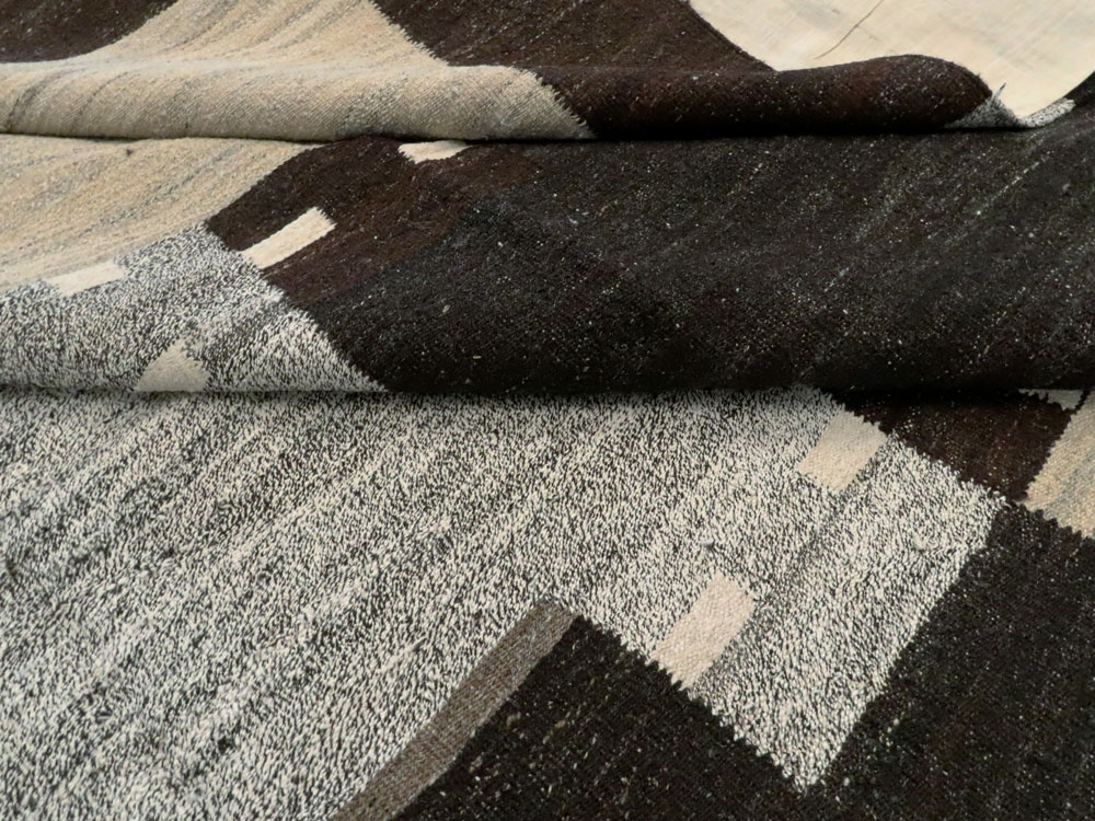 Vintage Turkish Flatweave Kilim, No.19093 - Staging