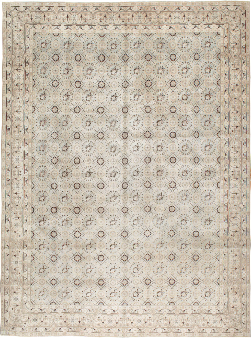 Antique Persian Mashad Carpet, No.19115 - Staging