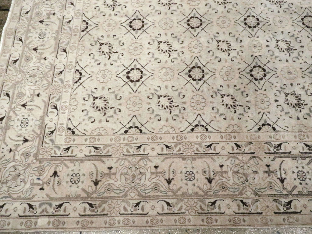 Antique Persian Mashad Carpet, No.19115 - Staging