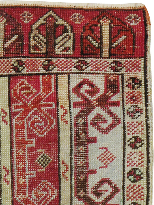 Antique Turkish Ghiordes Rug, No.19201 - Staging