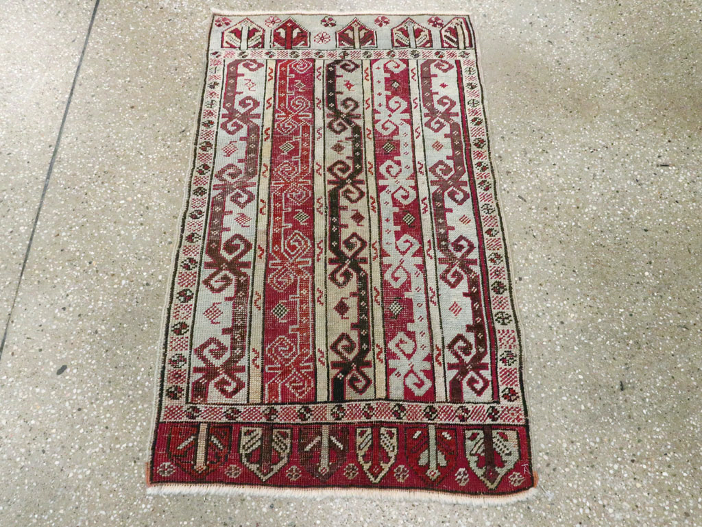 Antique Turkish Ghiordes Rug, No.19201 - Staging