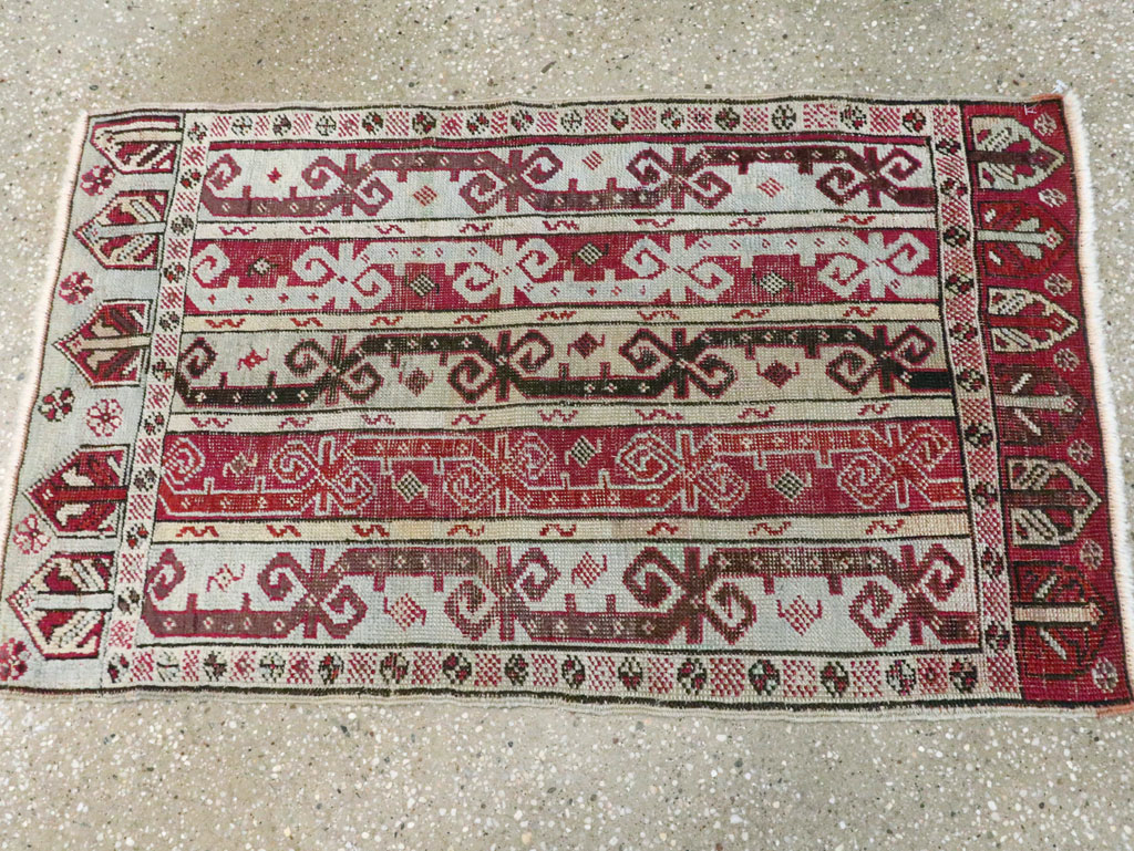 Antique Turkish Ghiordes Rug, No.19201 - Staging