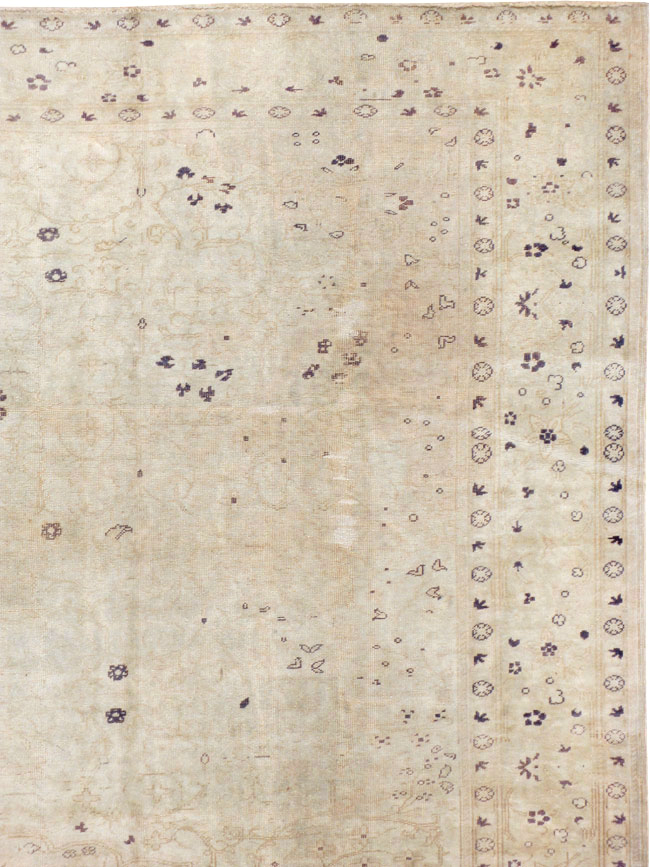 Antique Sivas Carpet, No.19231 - Staging