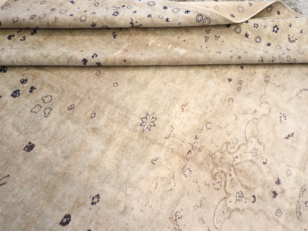 Antique Sivas Carpet, No.19231 - Staging