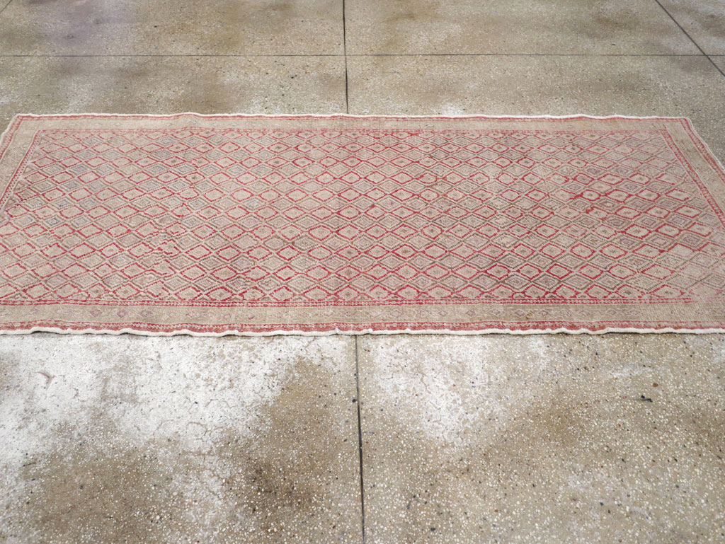 Vintage Turkish Anatolian Short Runner, No.19236 - Staging