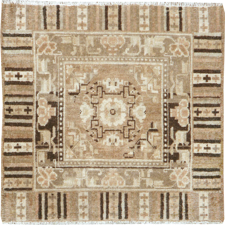 Antique East Turkestan Khotan Rug, No.19294 - Staging