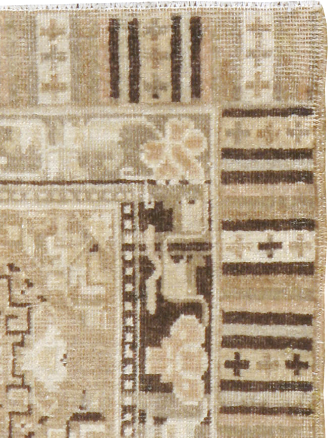 Antique East Turkestan Khotan Rug, No.19294 - Staging