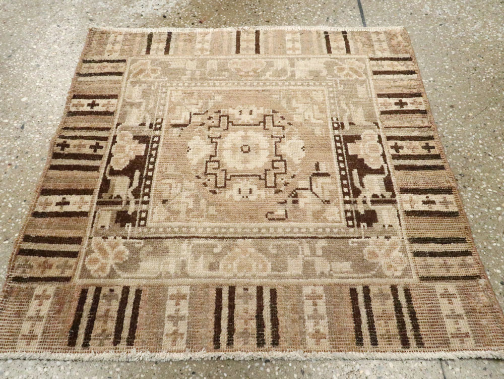 Antique East Turkestan Khotan Rug, No.19294 - Staging