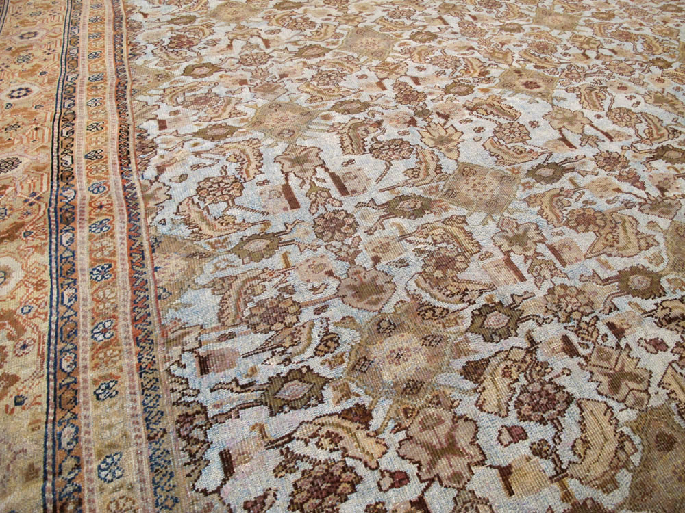 Antique Persian Mahal Carpet, No.19297 - Staging