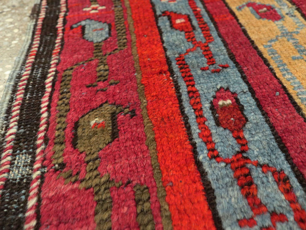 Antique Turkish Ghiordes Rug, No.19944 - Staging