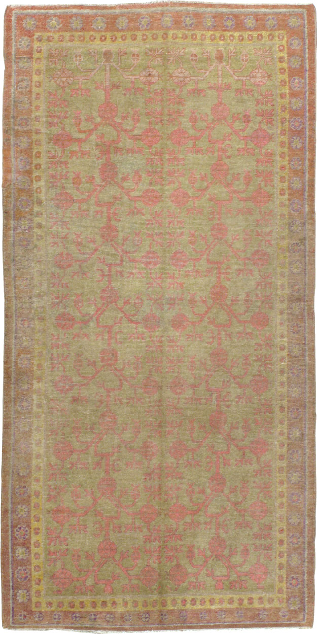 Vintage East Turkestan Khotan Rug, No.19990 - Staging