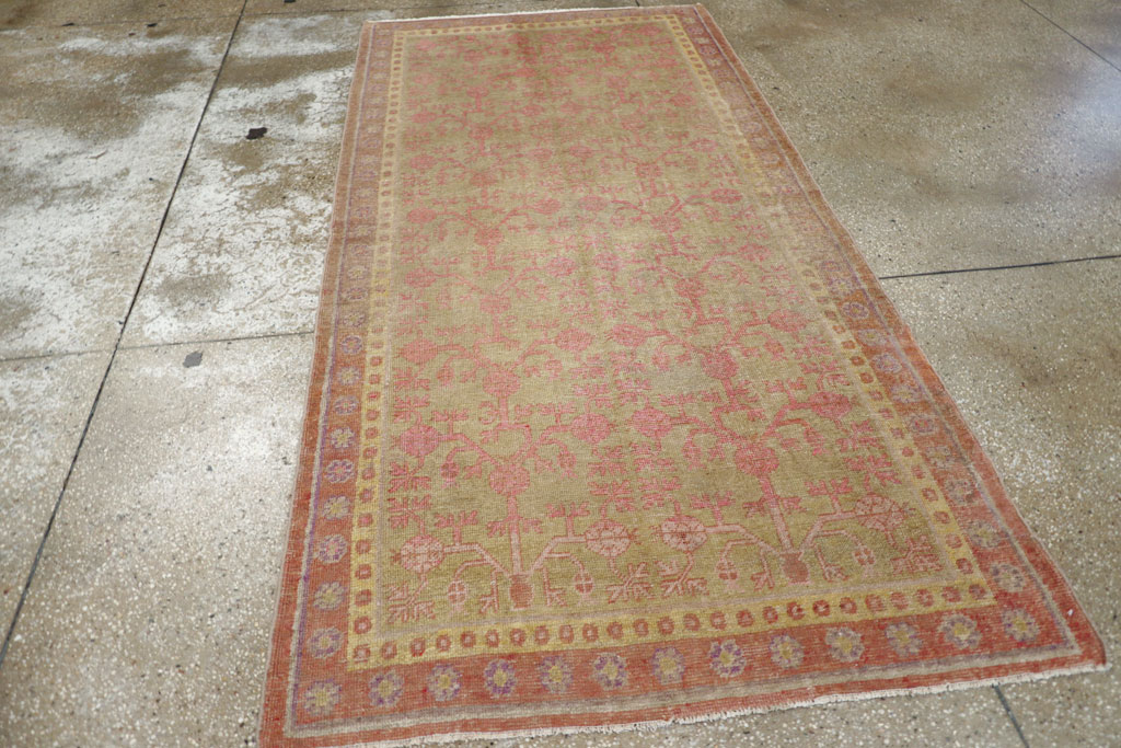 Vintage East Turkestan Khotan Rug, No.19990 - Staging