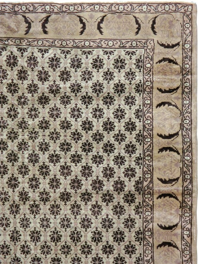 Vintage Turkish Sivas Carpet, No.20146 - Staging
