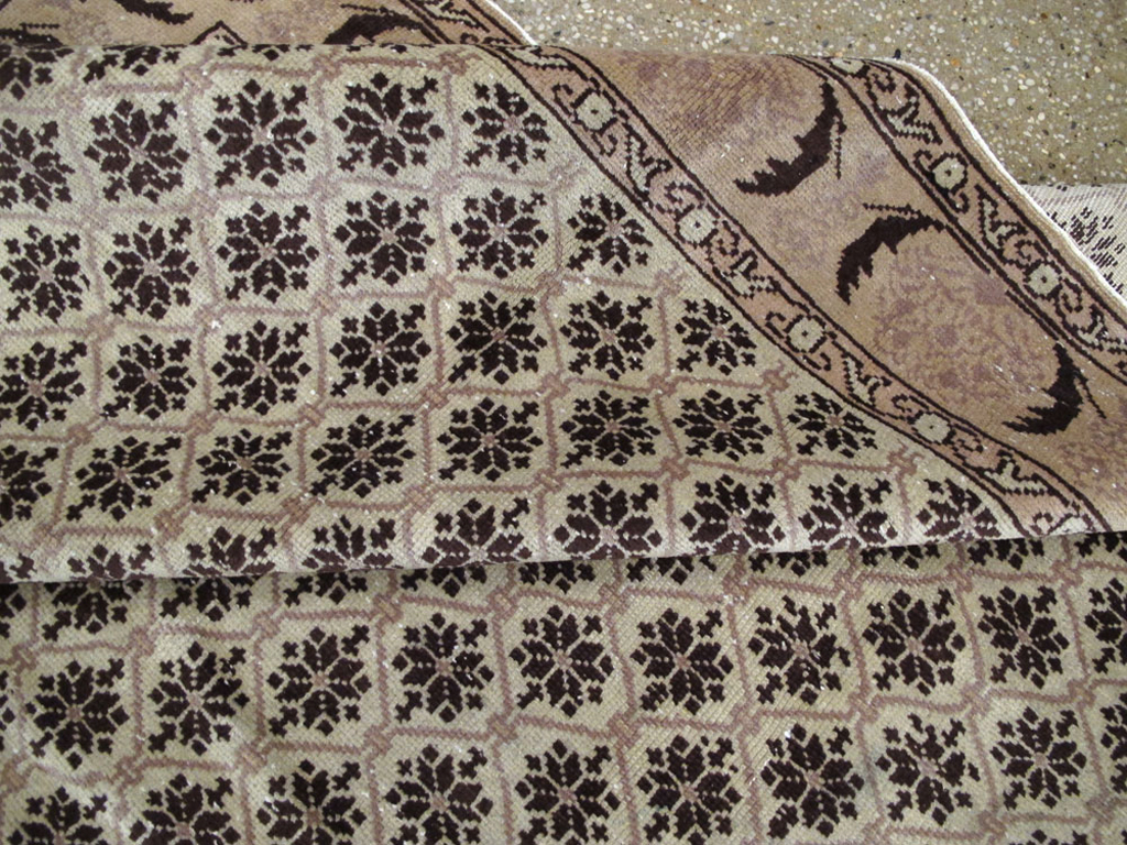 Vintage Turkish Sivas Carpet, No.20146 - Staging