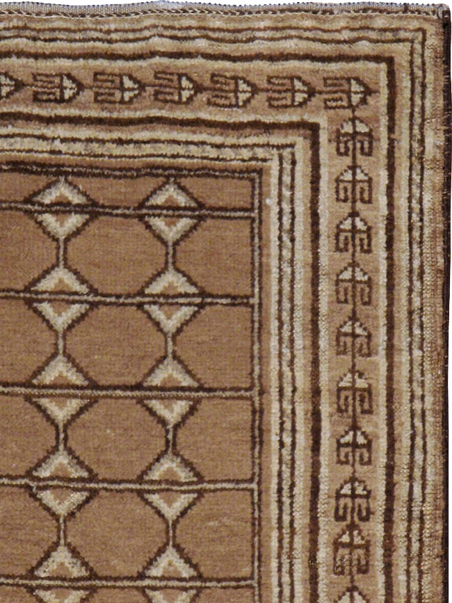 Vintage East Turkestan Samarkand Rug, No.20212 - Staging