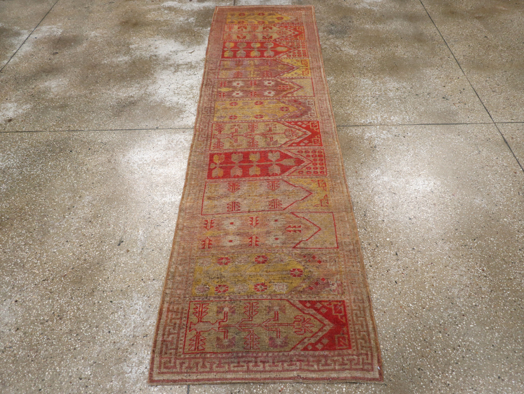 Antique East Turkestan Khotan Saph Runner, No.20233 - Staging